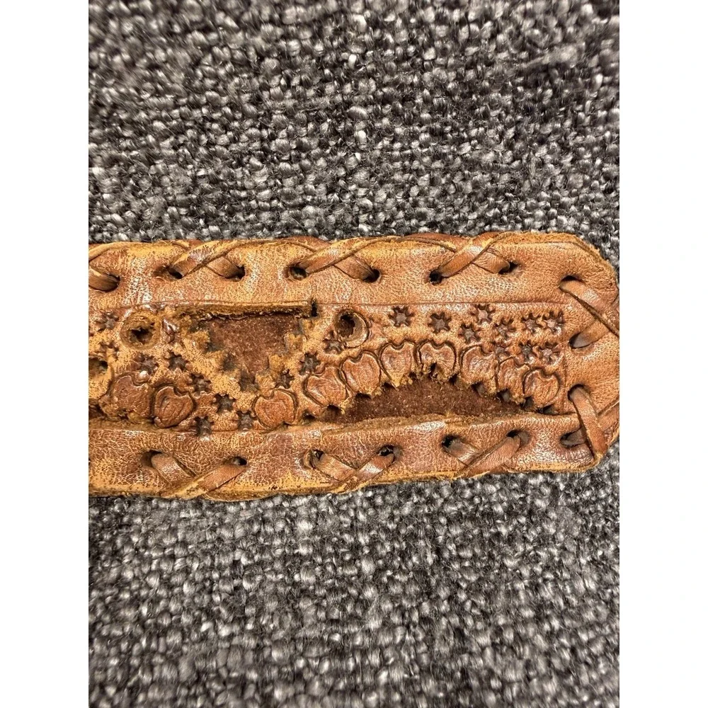 Vintage 1970s Handmade Mexico Tooled Leather Boho Western Belt